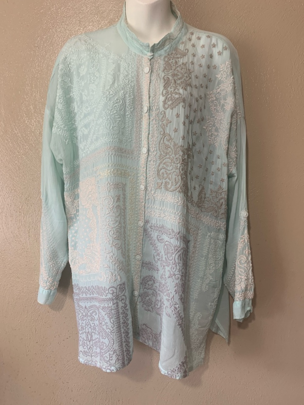 Johnny Was size M Mint Green Embroidered Collar Blouse - Picture 2 of 11